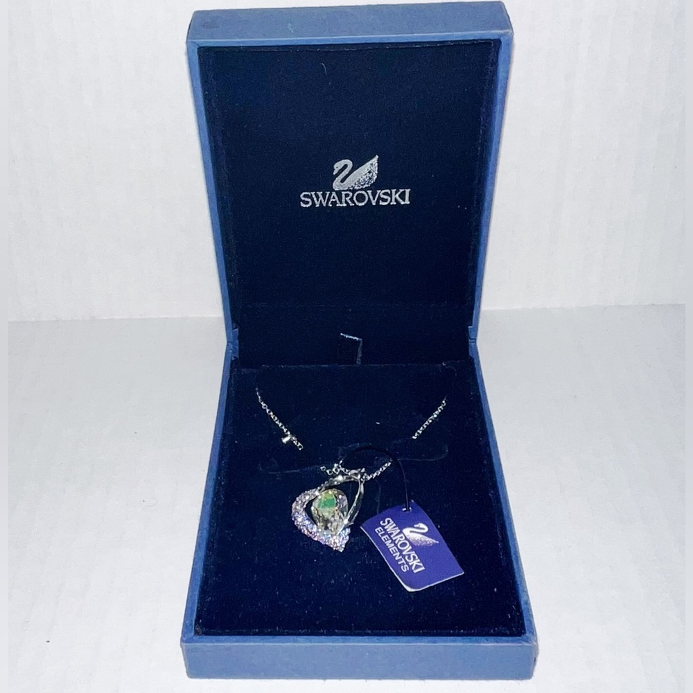 New Swarovski heart necklace ( rare )